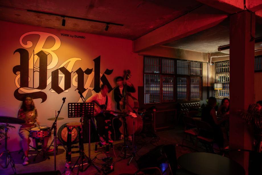 YORK 9